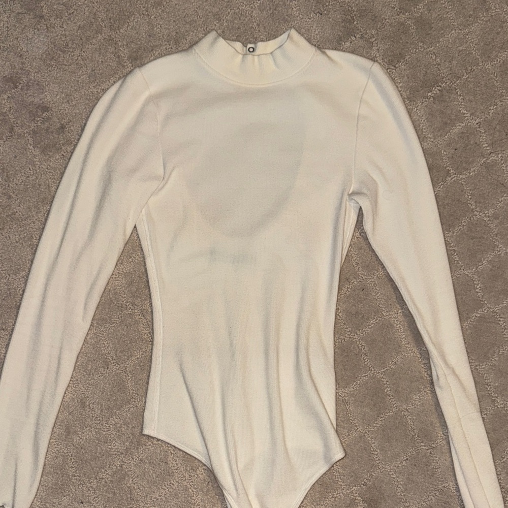 Abercrombie and Fitch Elegant White KNIT Long Sleeve Bodysuit. Open back.